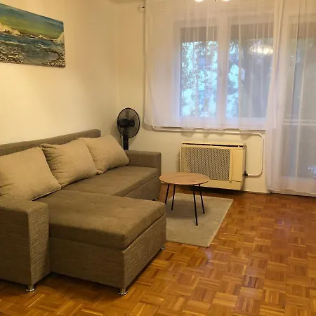 Апартаменты Karman - 2 Bedroom Entire Flat In The Center