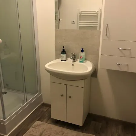 Апартаменты Karman - 2 Bedroom Entire Flat In The Center