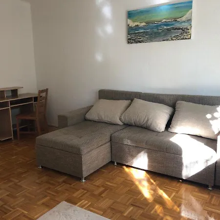 Апартаменты Karman - 2 Bedroom Entire Flat In The Center *