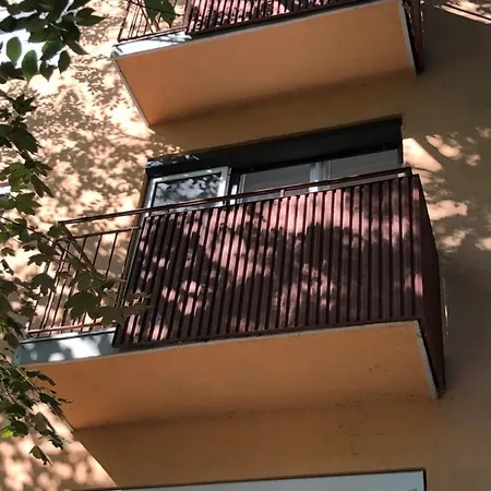 Апартаменты Karman - 2 Bedroom Entire Flat In The Center Ясберень